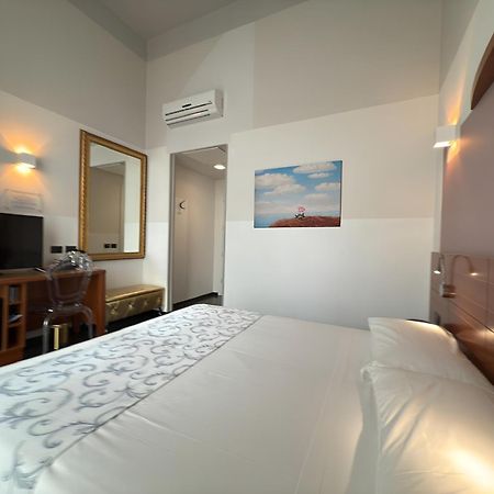 Hotel Europa Варезе Екстериор снимка