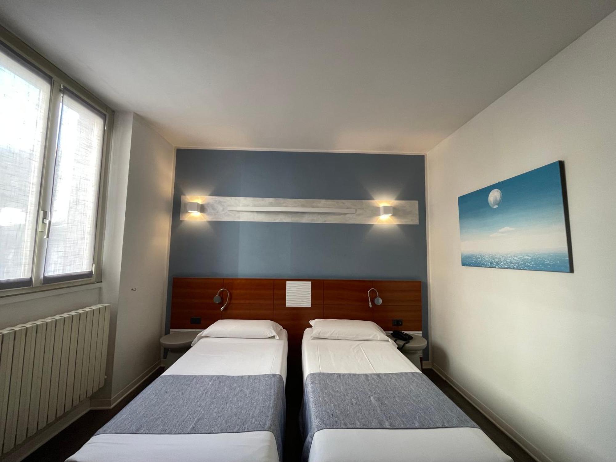 Hotel Europa Варезе Екстериор снимка